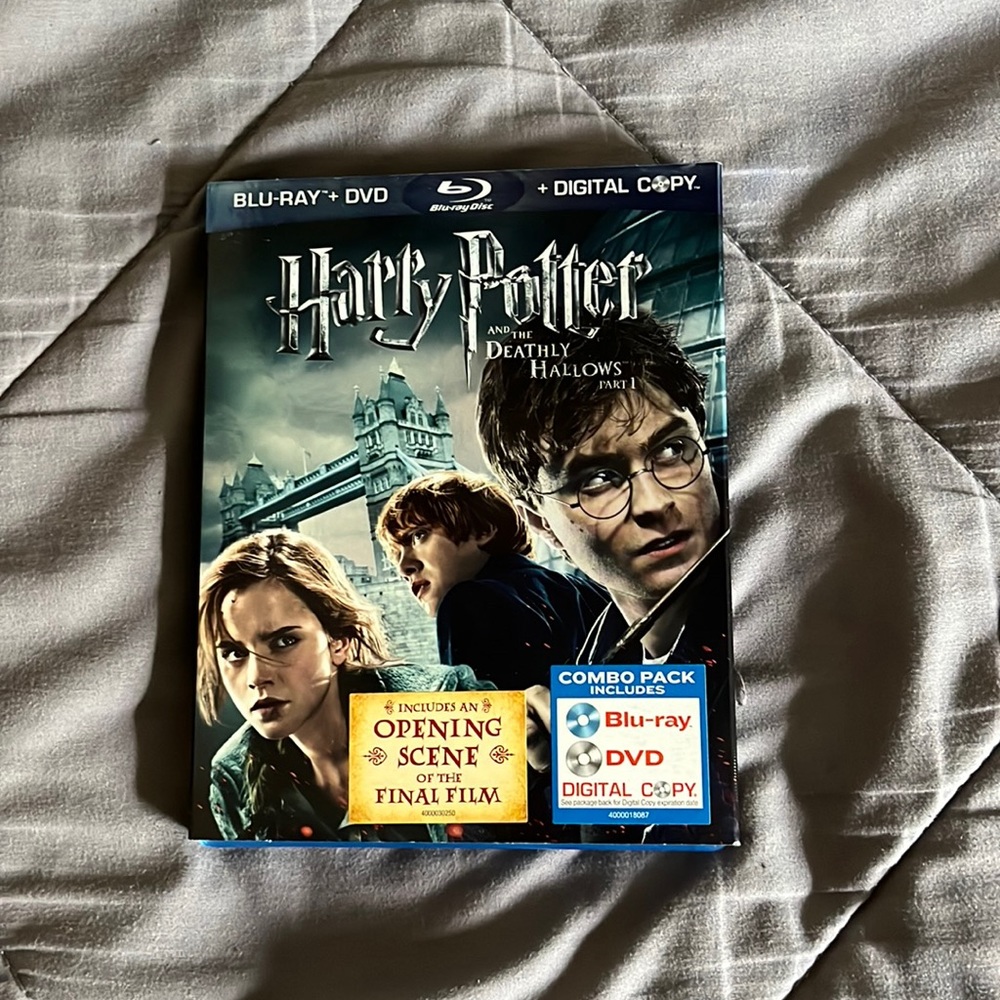 Harry Potter And The Deathly Hollows Part 1 DVD